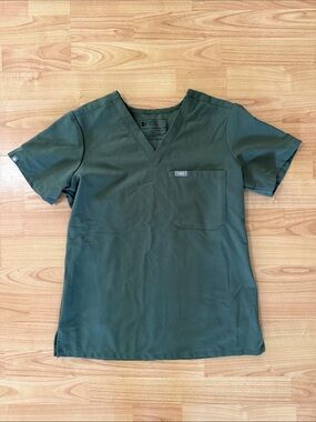 FIGS Catarina Scrub Top